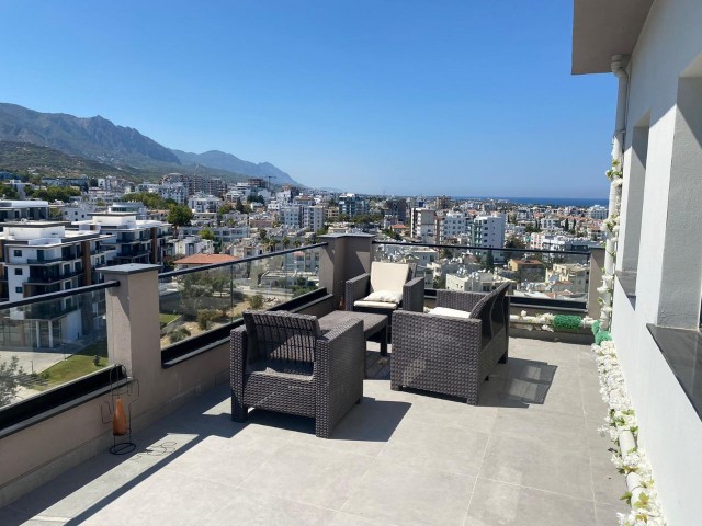 2+1 Penthouse Zu Vermieten In Kyrenia Zentrum ** 