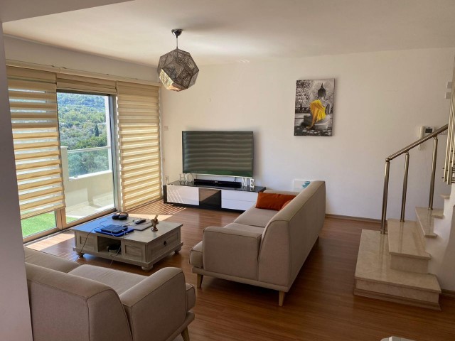 Vollständig möbliertes 2+1-Luxus-Penthouse im Zentrum von Kyrenia