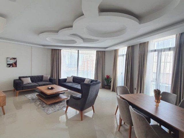 GİRNE'NİN MERKEZİ BÖLGESİNDE MOBİLYALI 3+ 1 PENTHOUSE DAİRE