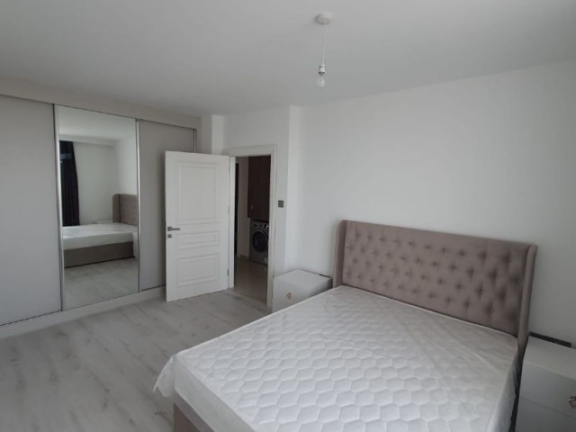 GİRNE'NİN MERKEZİ BÖLGESİNDE MOBİLYALI 3+ 1 PENTHOUSE DAİRE