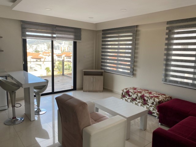 GİRNE MERKEZDE LÜX EŞYALI 2+1 PENTHOUSE 