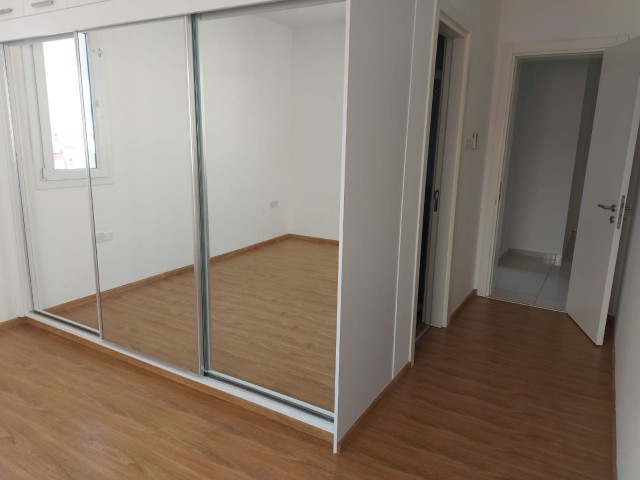 Girne merkez de 3+1 penthouse dag manzaralı