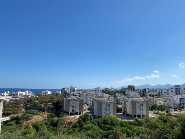 KYRENIA, MEERBLICK, VOLL MÖBLIERT, PERFEKTE LAGE, 3+1