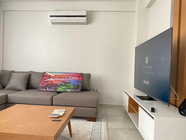 LUXURIÖS MÖBLIERTE 2+1-WOHNUNG IM ZENTRUM VON KYRENIA