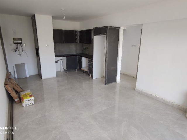 Mağusa ,Şehir Merkezinde, Uygun Yatırım ve Kira Garantili 2 +1 Son Penthouse.