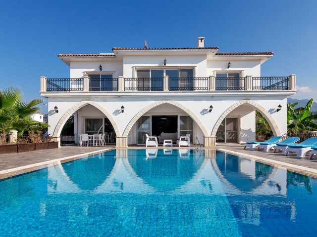 ESENTEPE 5 + 1 VILLA MIT BLICK AUF DIE BERGE UND DAS MEER, PRIVATER POOL