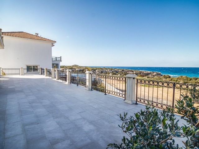 ESENTEPE, 4+1 VILLA, ON THE SEAFRONT, WITH UNIQUE SEA AND MOUNTAIN VIEWS, FULLY FURNISHED