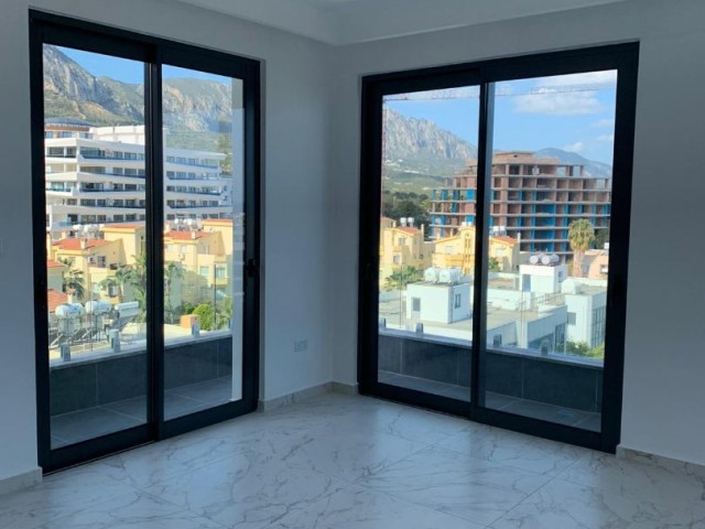 GİRNE MERKEZ'DE, 3+1 , YENI RESİDENCE, 1 KAT, 90 M2