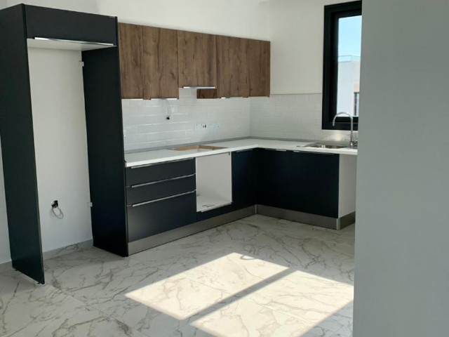 GİRNE MERKEZ'DE, 3+1 , YENI RESİDENCE, 1 KAT, 90 M2