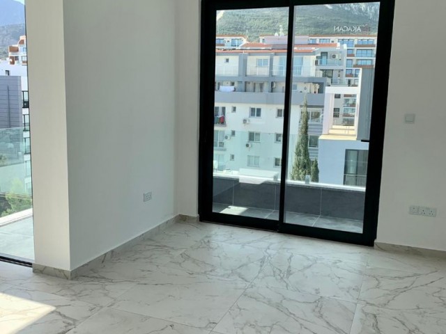 GİRNE MERKEZ'DE, 3+1 , YENI RESİDENCE, 1 KAT, 90 M2