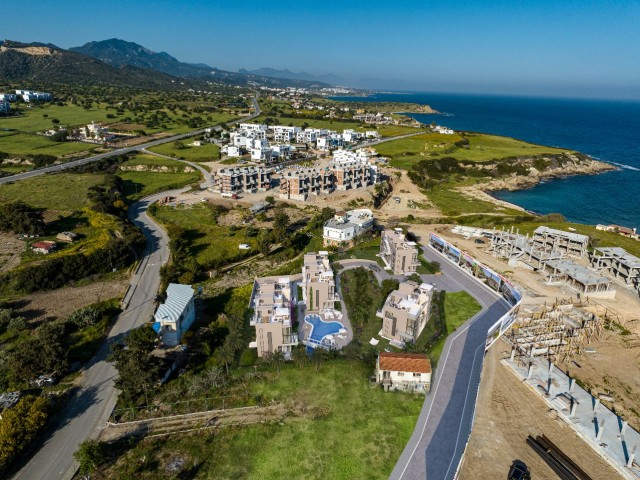 FAMAGUSTA KLEINE ERENKÖY, 1 + 1 LOFT PENTHOUSE MIT BLICK AUF DIE BERGE UND DAS MEER, TOLLE LAGE