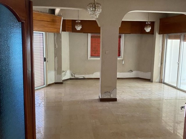 7 BEDROOM DETACHED VILLA WITH COMMERCIAL PERMIT IN KYRENIA CENTER