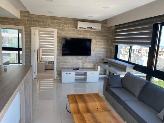 LUXUSMÖBLIERTES 2+1-PENTHOUSE IM KYRENIA-ZENTRUM