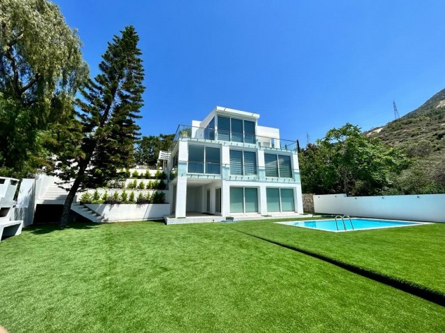 Luxury Villa In Sought After Location In The Hills