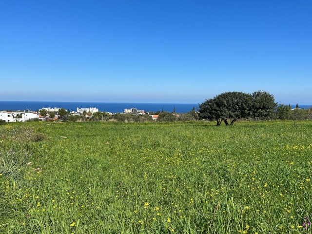 GRUNDSTÜCK ZUM VERKAUF IN GIRNE ALSANCAK GEBIET MIT VOLLSTÄNDIGEM MEERBLICK ZUM BAU OFFEN