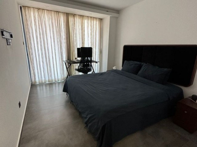 GİRNE MERKEZDE HAVUZLU RESIDENCE APARTMANDA KİRALIK LÜKS DAİRE