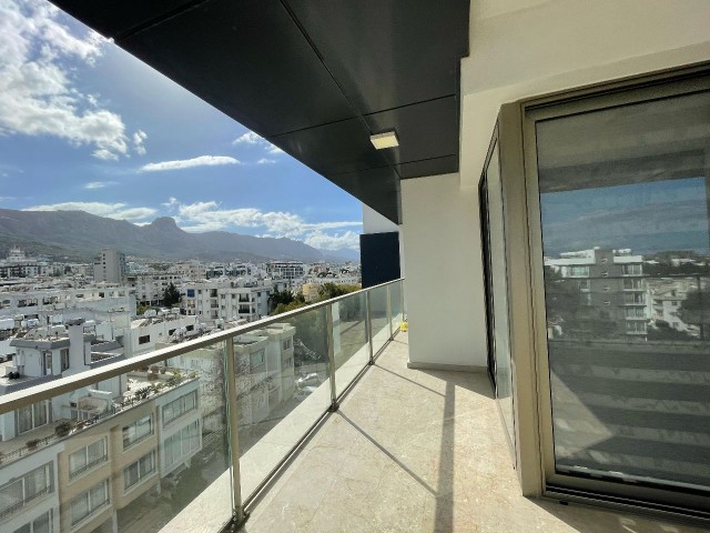 VOLLSTÄNDIG MÖBLIERTES PENTHOUSE MIT 3 SCHLAFZIMMERN ZU VERMIETEN IM KYRENIA CENTER!!!