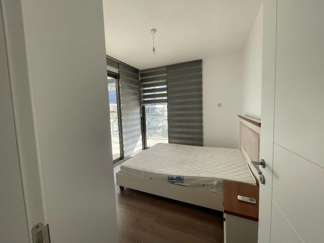 GİRNE MERKEZ'de 3 YATAK ODALI FULL EŞYALI KİRALIK PENTHOUSE!!!