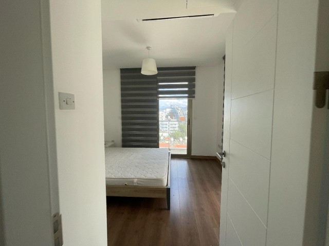 GİRNE MERKEZ'de 3 YATAK ODALI FULL EŞYALI KİRALIK PENTHOUSE!!!