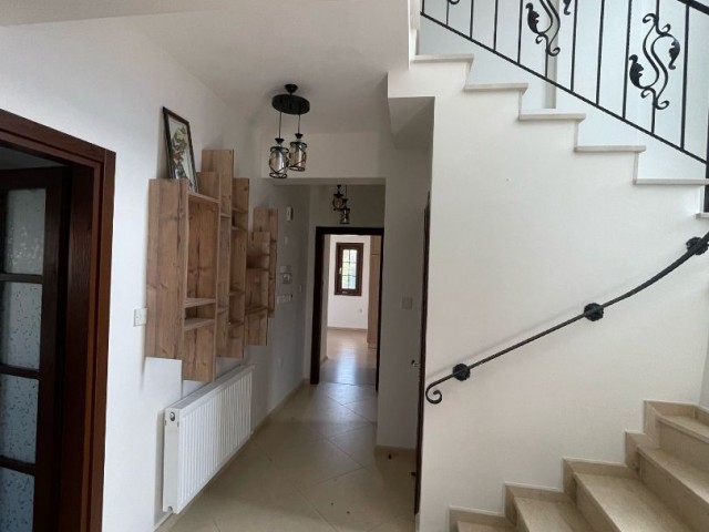 4+1 villa for sale behind Edremit Hasan Uzun Petrol