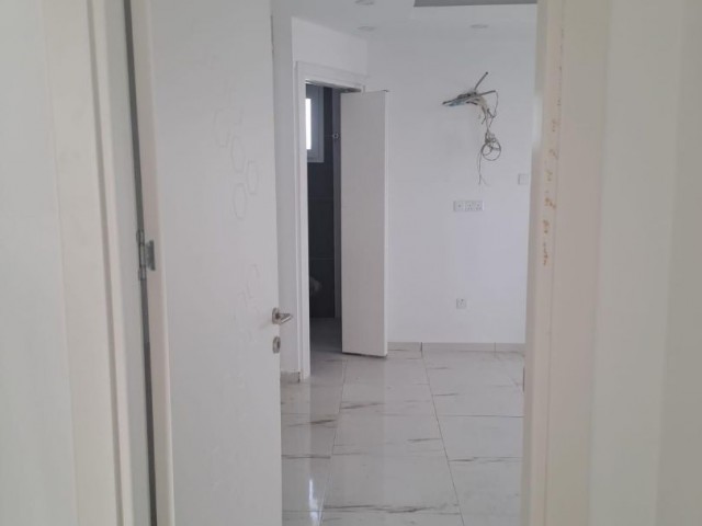 GİRNE MERKEZDE 3+1 SATILIK SIFIR DAİRE!!!