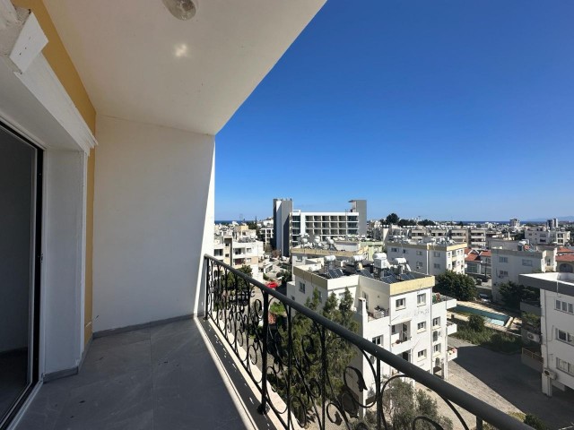 WOHNUNGEN UND PENTHOUSE MIT VERSCHIEDENEN PREISOPTIONEN IM KYRENIA CENTER!!!