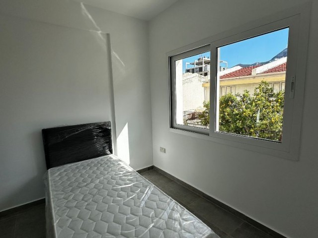 2+1 Wohnung Kyrenia Center 120 Tausend stg