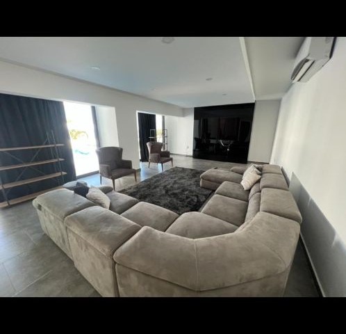 6-ZIMMER-LUXUSVILLA MIT MEERBLICK ZU VERMIETEN IN DER REGION GIRNE-ÇATALKÖY!