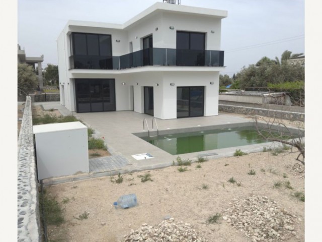 OZANKÖY 4+1 VILLA MIT POOL