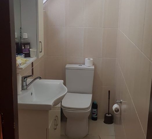 LEFKOŞA MERKEZDE SATILIK 3+1 TÜRK KOÇANLI APARTMAN DAİRESİ