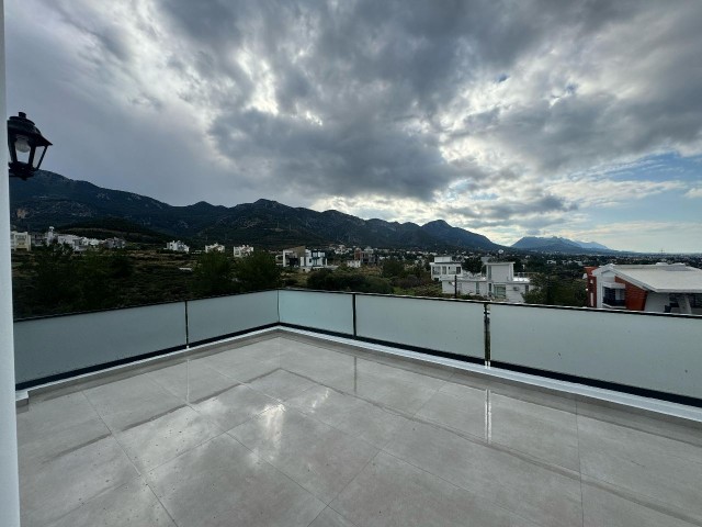 Kyrenia; Villa zu verkaufen in Çatalköy mit Null 360 Grad perfektem Blick! 