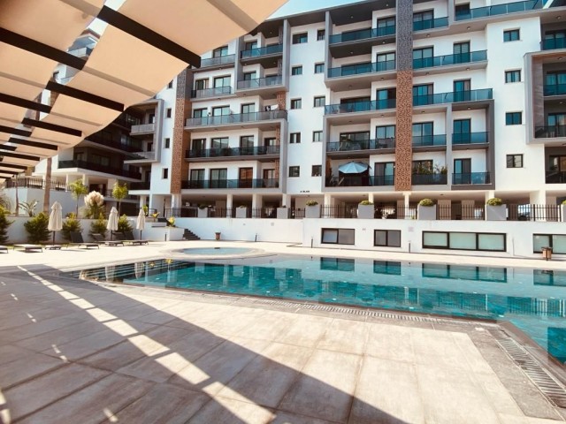 KYRENIA CENTER 1+1 KOMPLETT MÖBLIERTE LUXUSWOHNUNG MIT POOL