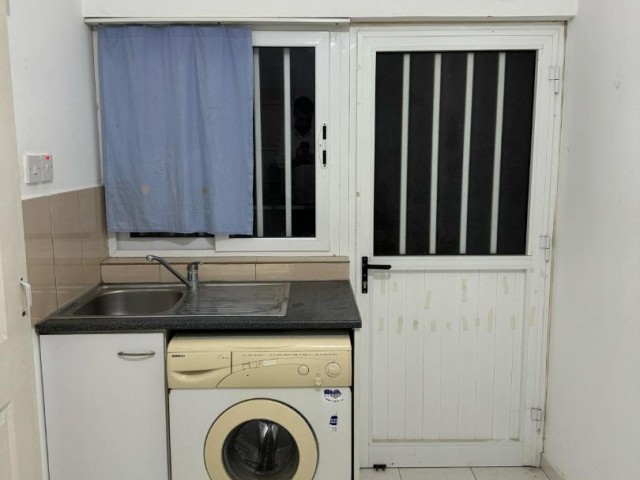 Gönyeli'de Otobüs Duraklarına 1 Dakika Uzaklıkta, Eşyalı 1+1 Kiralık Daire (Aylık Ödemeli) - 260 STG