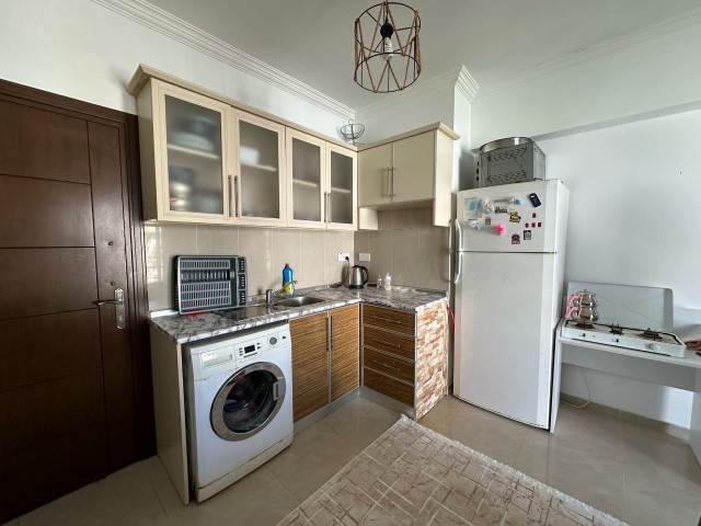 Möblierte und vermietete 2+1 Wohnung zum Verkauf im Zentrum von Kyrenia