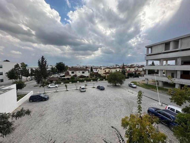 NICOSIA 3+1 WOHNUNG ZUM VERKAUF IM NALBANT KRANKENHAUS