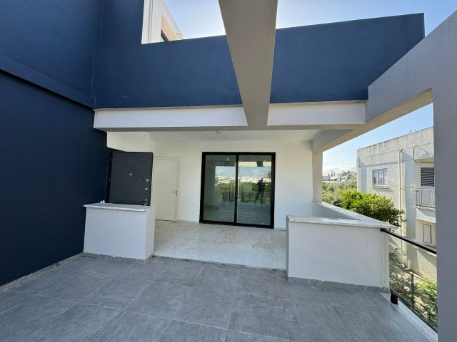 !!!GELEGENHEIT!!! 2+1 PENTHOUSE ZUM VERKAUF IN KYRENIA BOSPHORUS-GEBIET