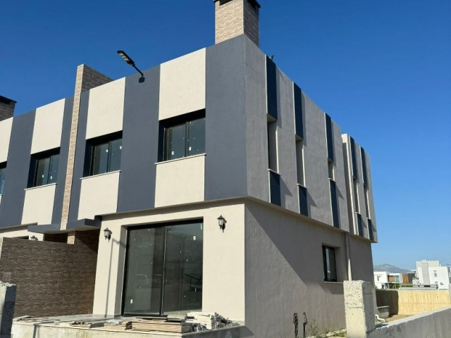 !!!GELEGENHEIT!!! 3+1 VILLA ZUM VERKAUF IN KYRENIA BOSPHORUS-GEBIET