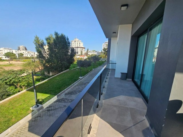 LUXURY 2+1 OPPORTUNITY FLAT IN KYRENIA CENTER