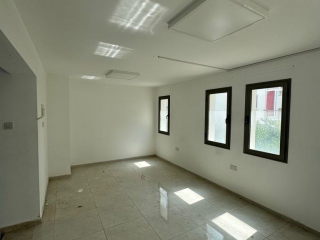 Kiralık Dükkan - Göçmenköy Bölgesinde 90 m2