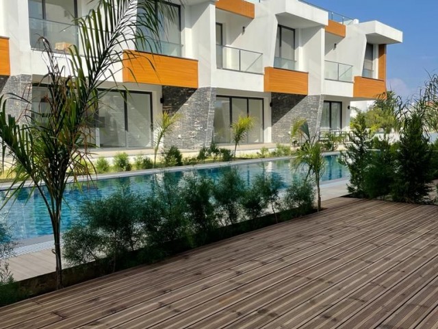 3+1 Townhouse with direct pool access! Ready to move in! VAT and TRAFO already paid! Fully furnished! Smart home!