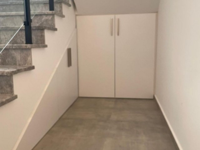 3+1 Townhouse mit direktem Zugang zum Pool! Bezugsfertig! VAT und TRAFO bereits bezahlt! Voll Möbliert! Smarthome!