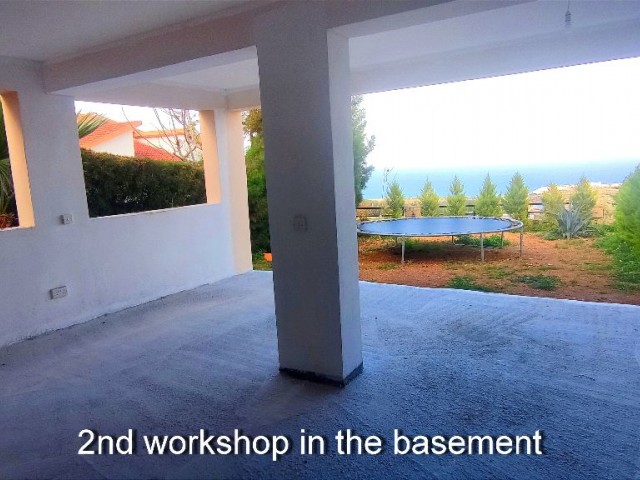Panorama-Doppelvilla für eine große Familie 5+2+2 mit dem besten Blick auf die Berge und das Meer in Nordzypern
