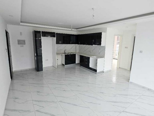 ALSANCAK'TA 90M2 TERASLI 2+1 SİTE İÇERİSİNDE SATILIK DAİRE!!