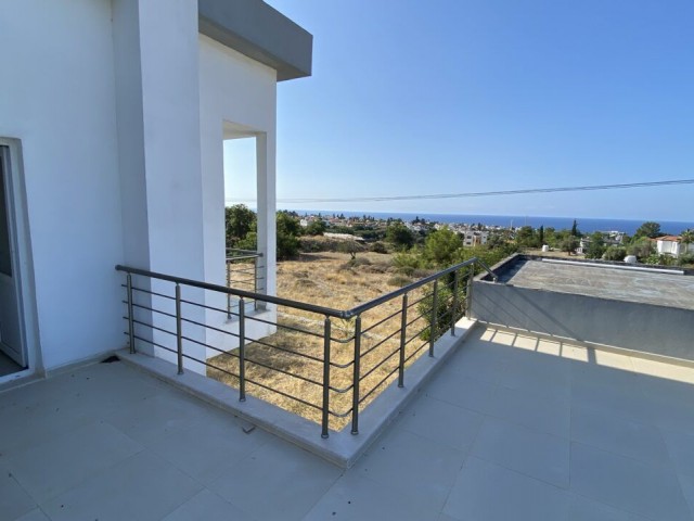 Girne Çatalköy'de Deniz Manzaralı Villa