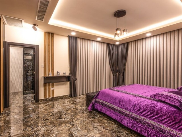 Girne Edremit'te İhtişamlı 4+1 Villa