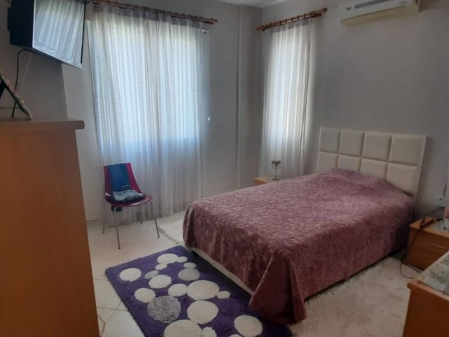 Penthouse zum Verkauf im Zentrum von Kyrenia