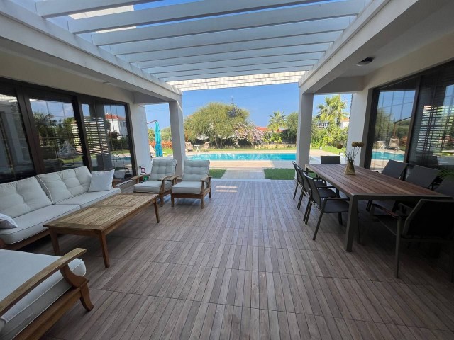 There is nothing like it in this location...! Charming 9+3 Villa for Sale Very Close to the Sea