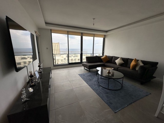 Супер роскошная квартира с панорамным видом на море в центре Кирении