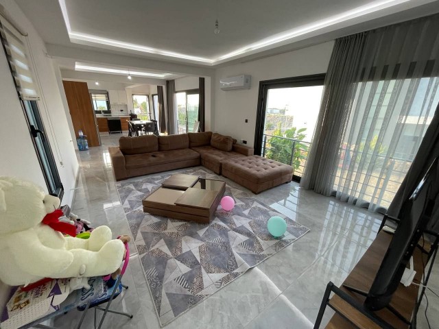 Möblierte 4+1-Villa zur Miete mit Meer- und Bergblick in Çatalköy, Kyrenia