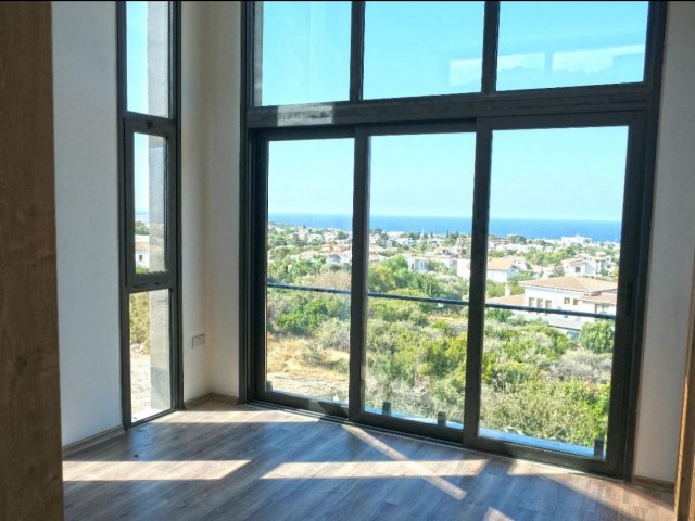 4+1 Villa mit Panoramablick auf das Meer in Alsancak, Kyrenia